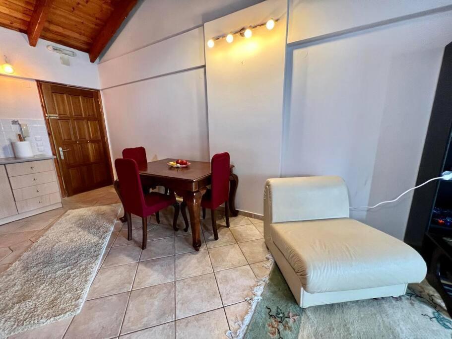 Στούντιο Κέντρου Άνω Πόλης Πάτρας Apartment Exterior foto